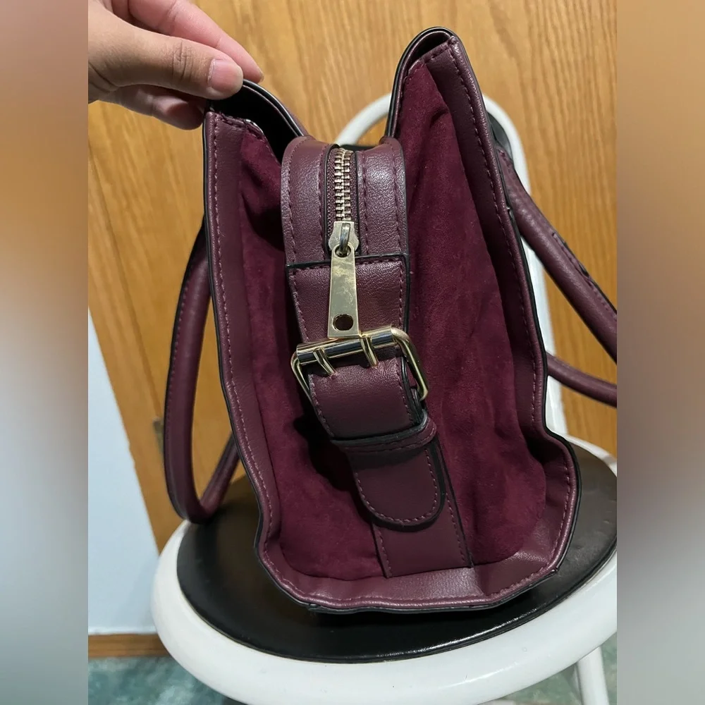 Christian Siriano handbag - Picture 2 of 7